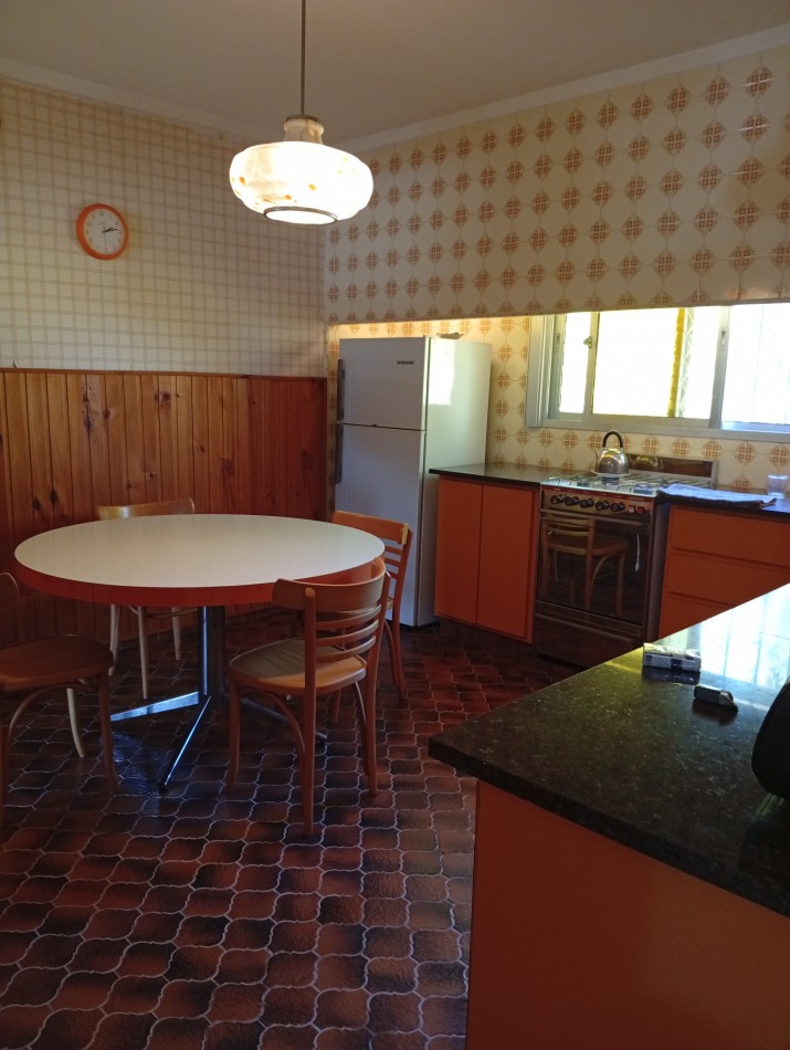 **CONFORTABLE CHALET ¡APTO CREDITO! EN PUNTA MOGOTES**