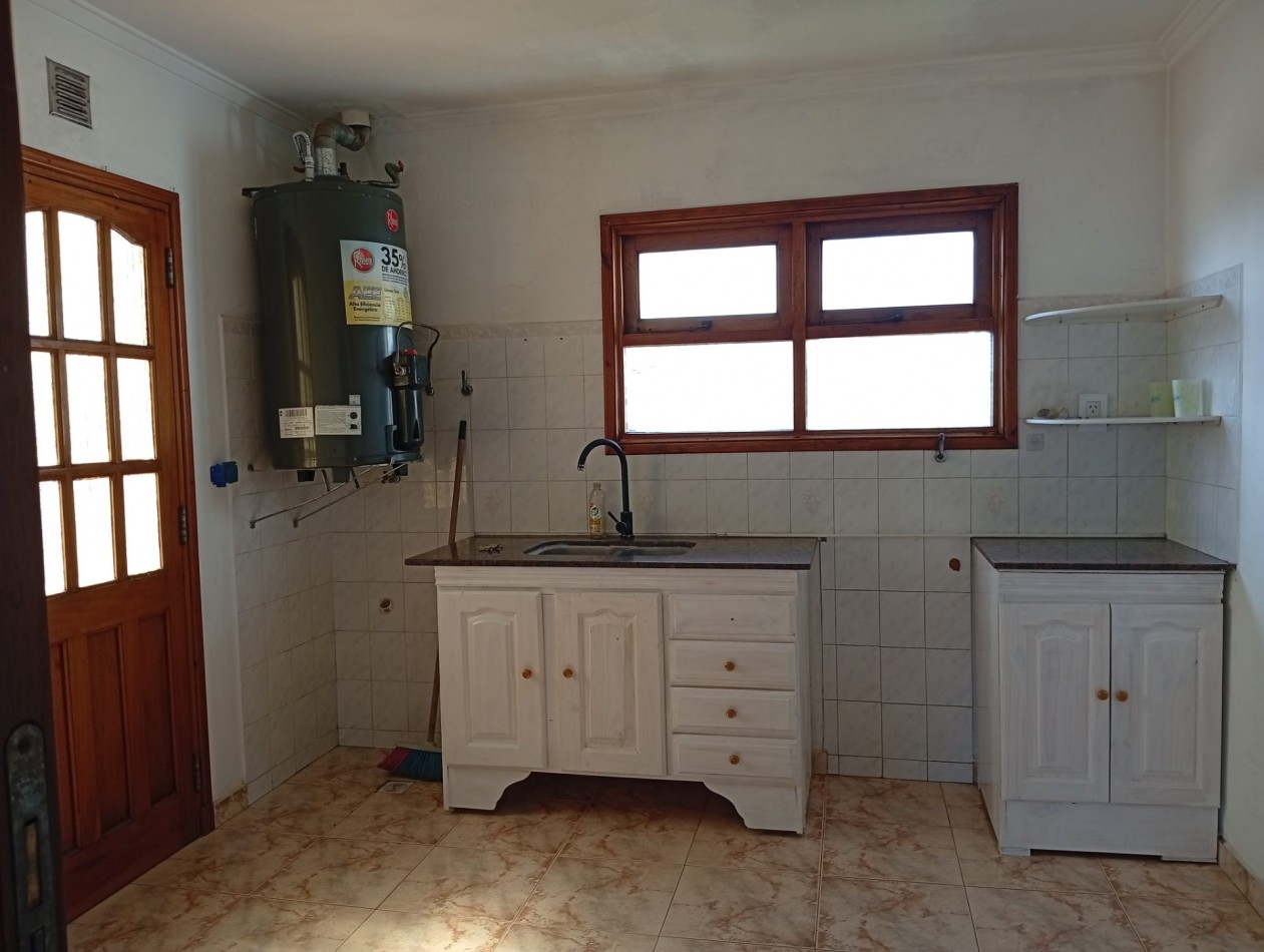 ¡IDEAL INVERSION! ** INMUEBLE EN BLOCK EN VENTA, LOCAL EN PLANTA BAJA + VIVIENDA EN PLANTA ALTA, SOBRE AV. FORTUNATO DE LA PLAZA, BARRIO COLINAS DE PERALTA RAMOS **