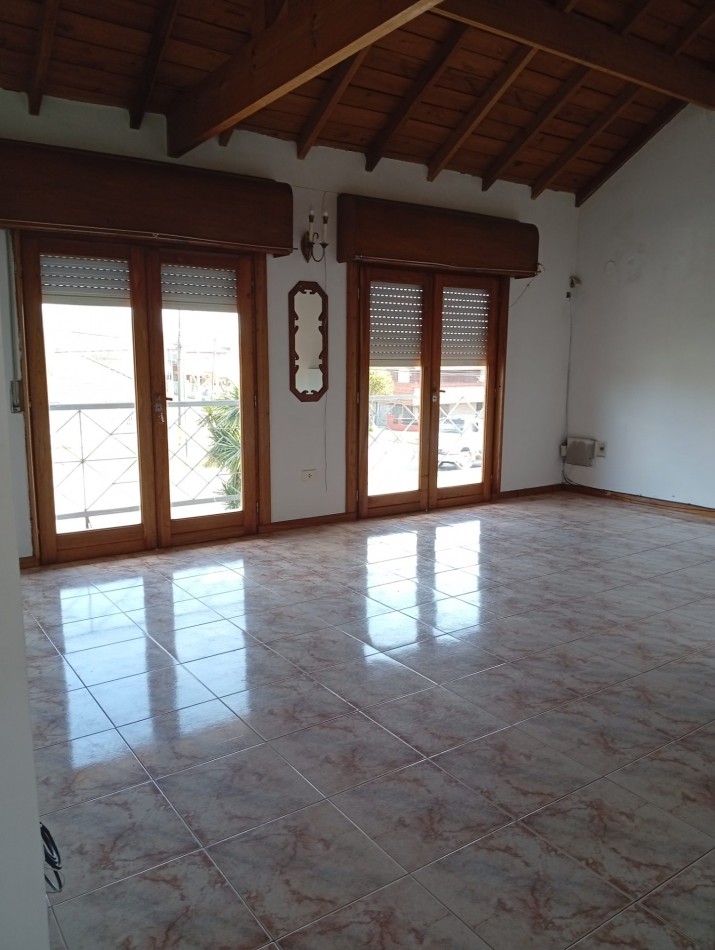 ¡IDEAL INVERSION! ** INMUEBLE EN BLOCK EN VENTA, LOCAL EN PLANTA BAJA + VIVIENDA EN PLANTA ALTA, SOBRE AV. FORTUNATO DE LA PLAZA, BARRIO COLINAS DE PERALTA RAMOS **