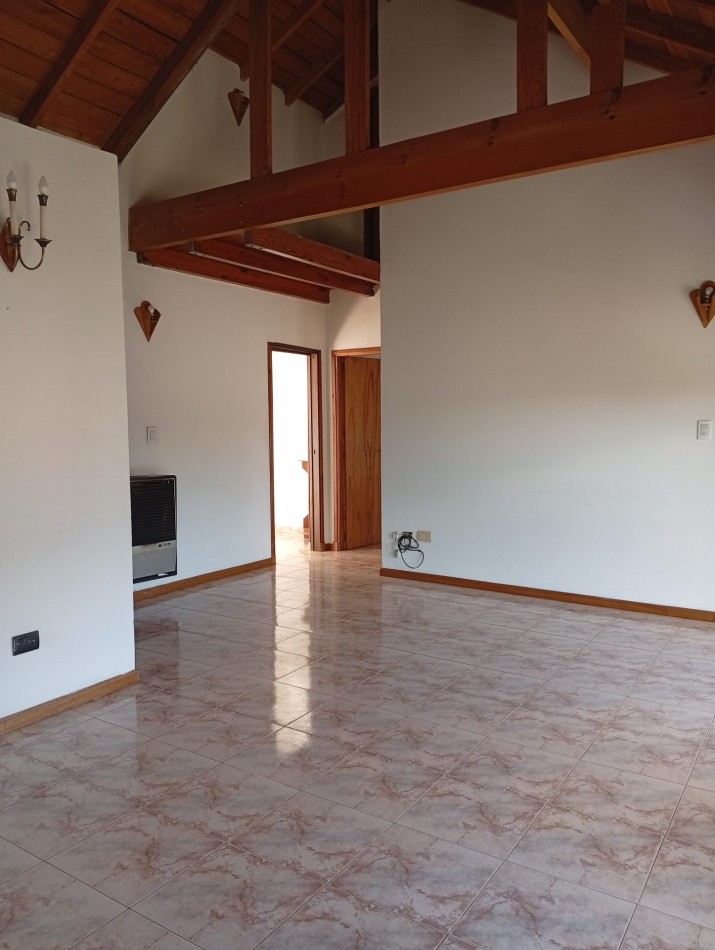 ¡IDEAL INVERSION! ** INMUEBLE EN BLOCK EN VENTA, LOCAL EN PLANTA BAJA + VIVIENDA EN PLANTA ALTA, SOBRE AV. FORTUNATO DE LA PLAZA, BARRIO COLINAS DE PERALTA RAMOS **