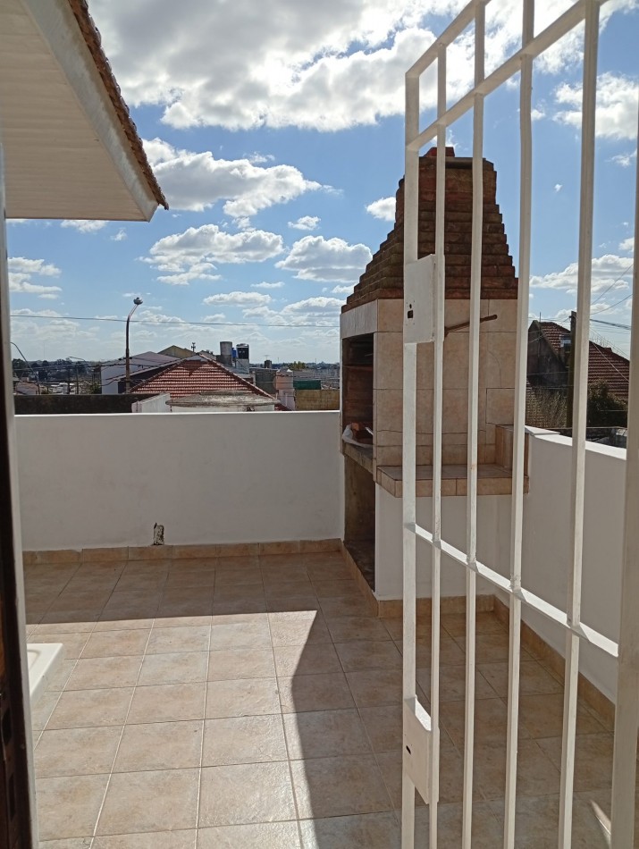 ¡IDEAL INVERSION! ** INMUEBLE EN BLOCK EN VENTA, LOCAL EN PLANTA BAJA + VIVIENDA EN PLANTA ALTA, SOBRE AV. FORTUNATO DE LA PLAZA, BARRIO COLINAS DE PERALTA RAMOS **
