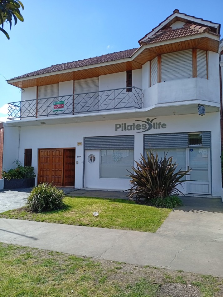 ¡IDEAL INVERSION! ** INMUEBLE EN BLOCK EN VENTA, LOCAL EN PLANTA BAJA + VIVIENDA EN PLANTA ALTA, SOBRE AV. FORTUNATO DE LA PLAZA, BARRIO COLINAS DE PERALTA RAMOS **
