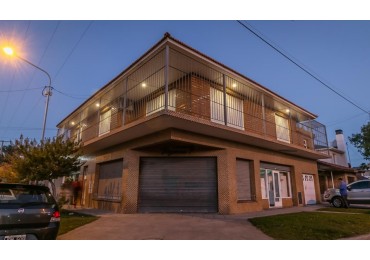 **CASA/VIVIENDA 3 AMBIENTES ¡APTO CREDITO! EN PLANTA ALTA, EN BARRIO CERRITO**