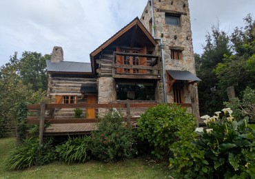 **HERMOSA CABAÑA EN VENTA EN BOSQUE PERALTA RAMOS**